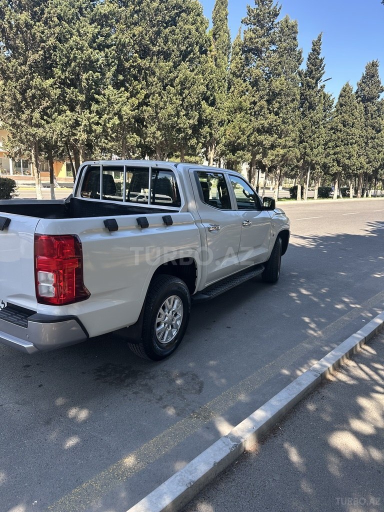 Mitsubishi L200