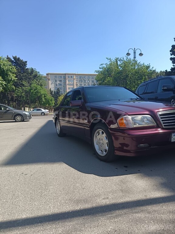 Mercedes C 180