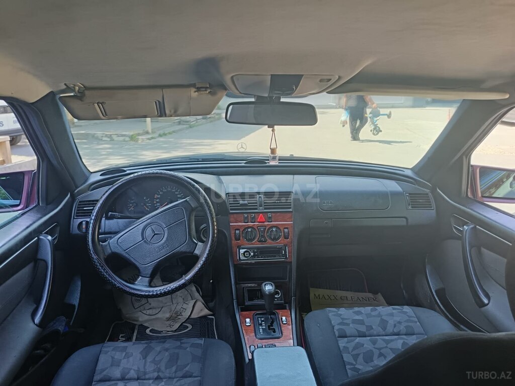 Mercedes C 180