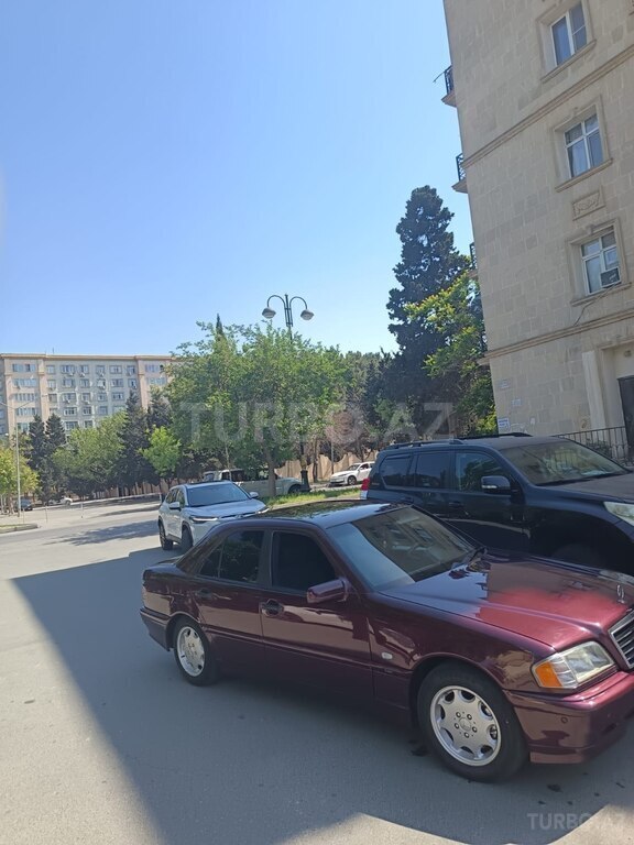 Mercedes C 180