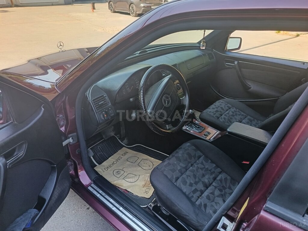 Mercedes C 180