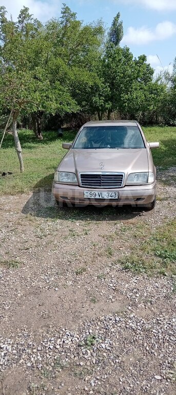 Mercedes C 180