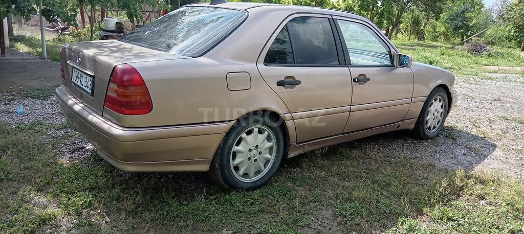 Mercedes C 180