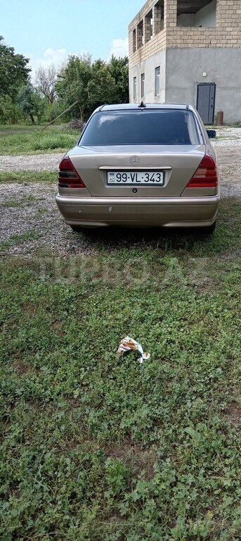 Mercedes C 180