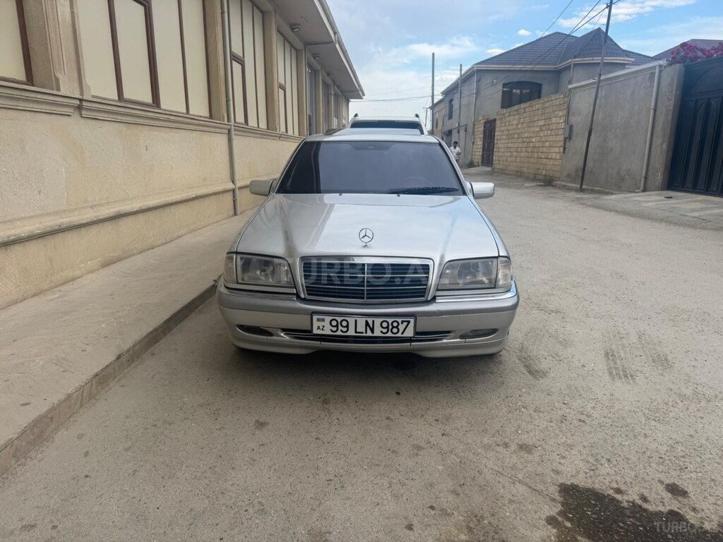 Mercedes C 240