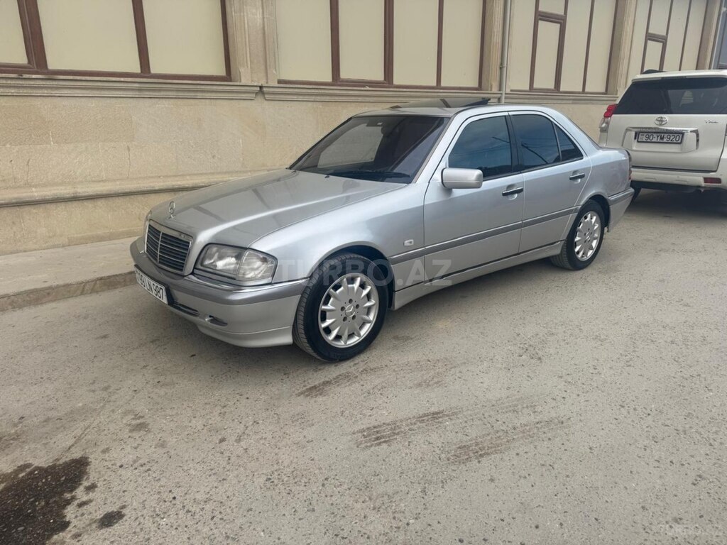Mercedes C 240