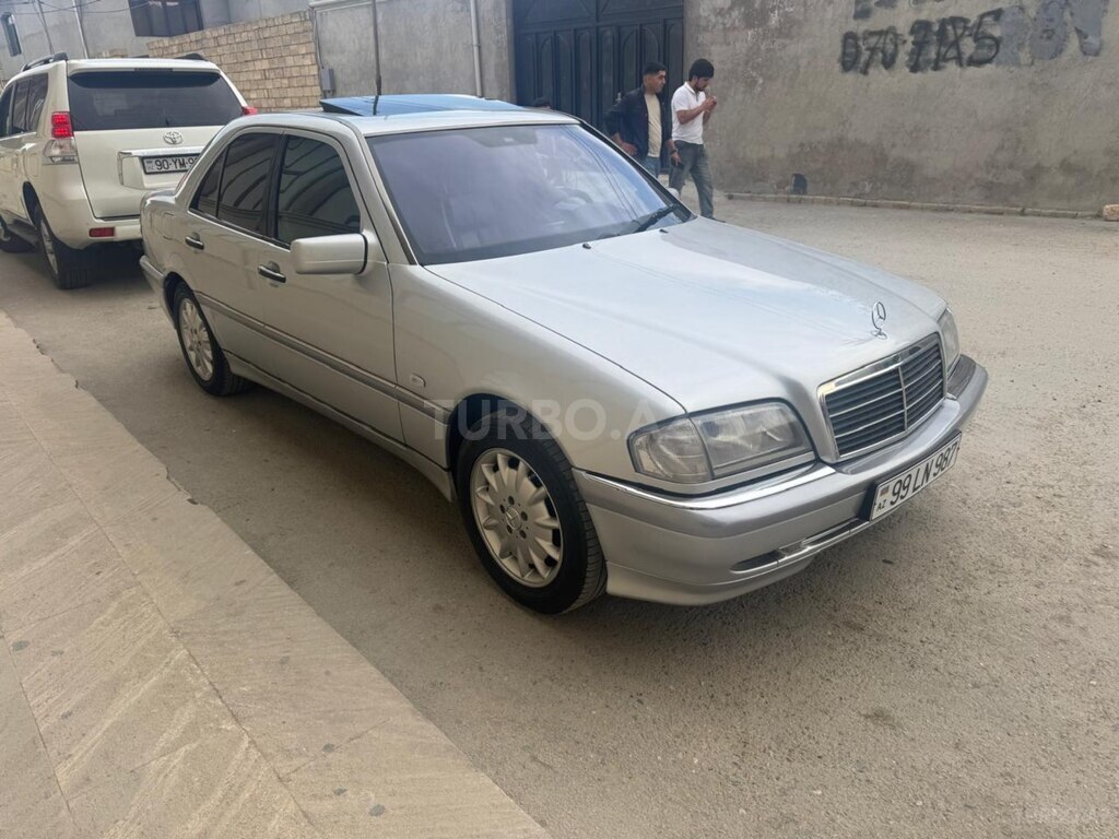 Mercedes C 240