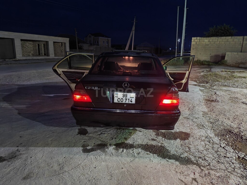 Mercedes C 230