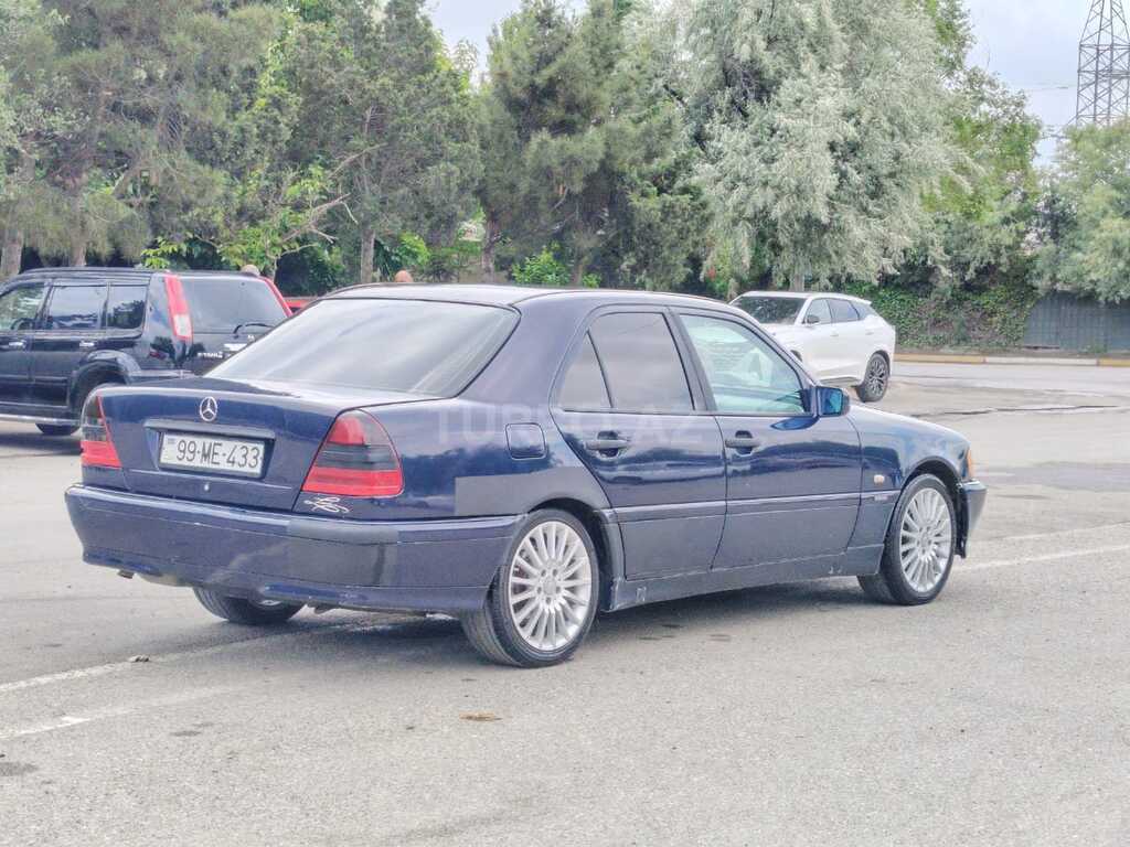 Mercedes C 180