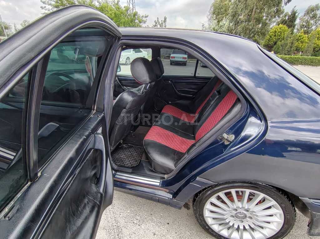 Mercedes C 180