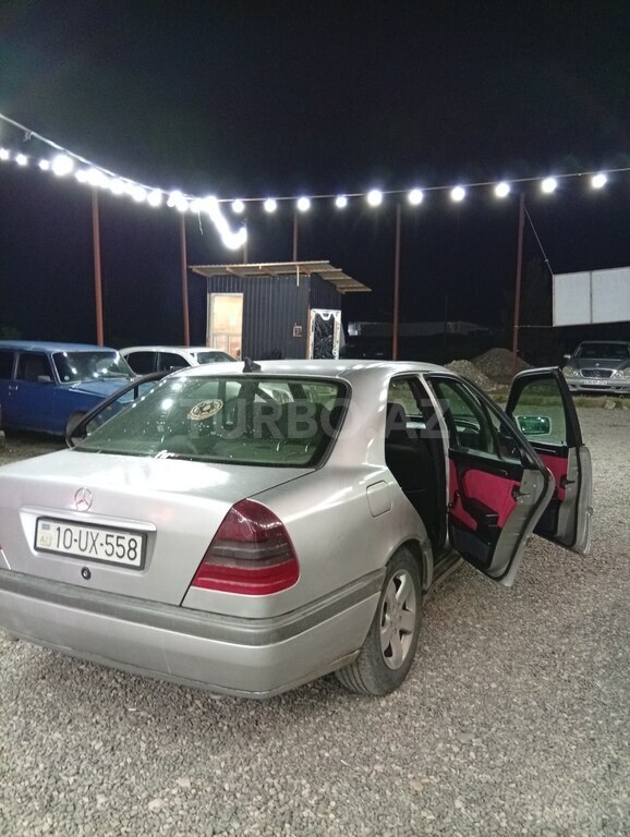Mercedes C 180