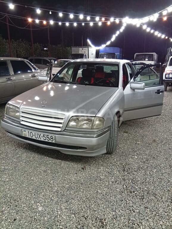 Mercedes C 180