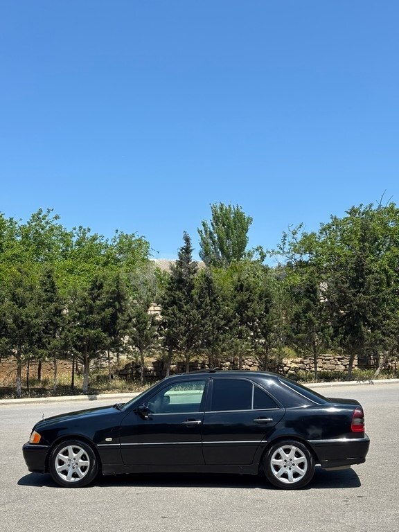 Mercedes C 230
