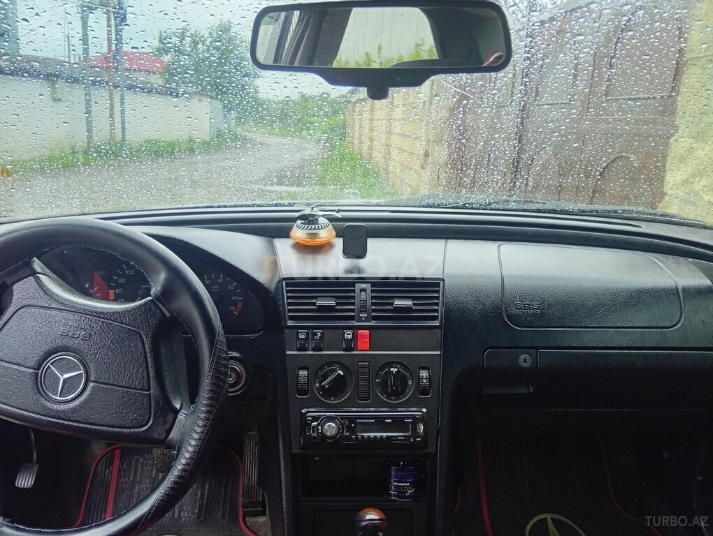 Mercedes C 180