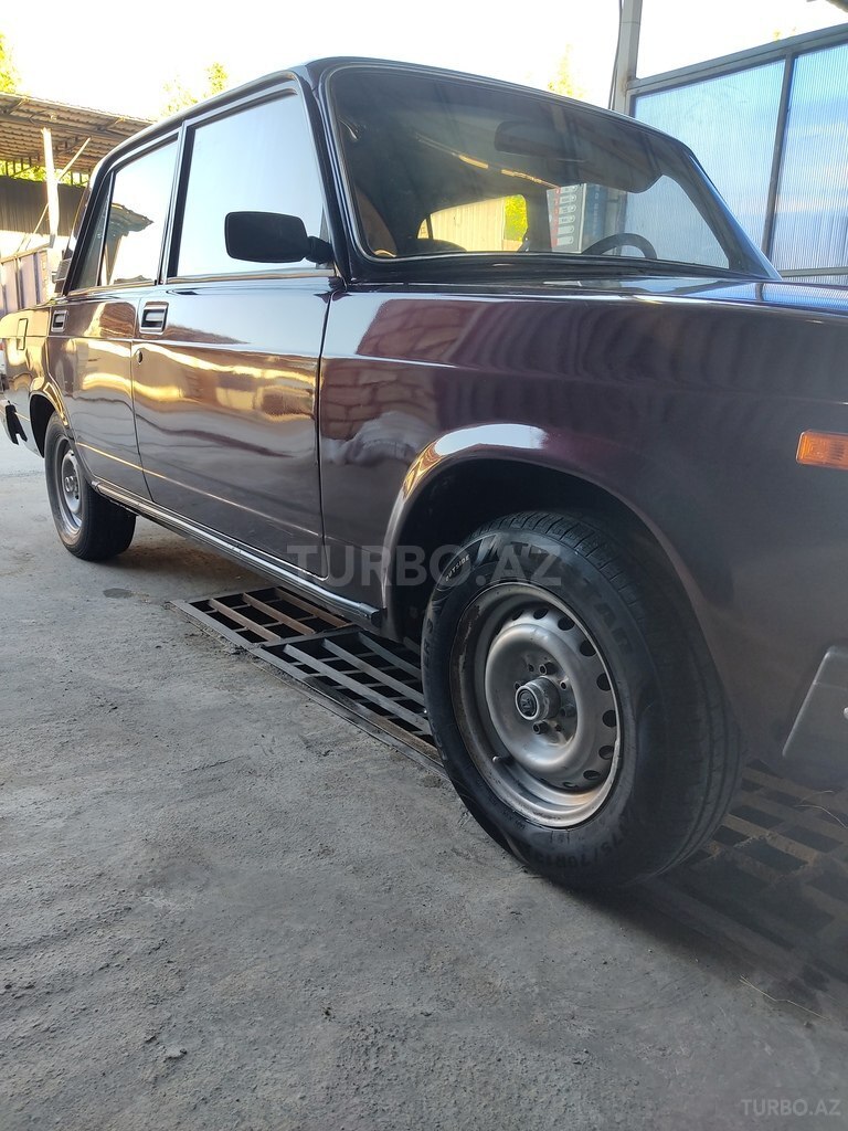 LADA (VAZ) 2107