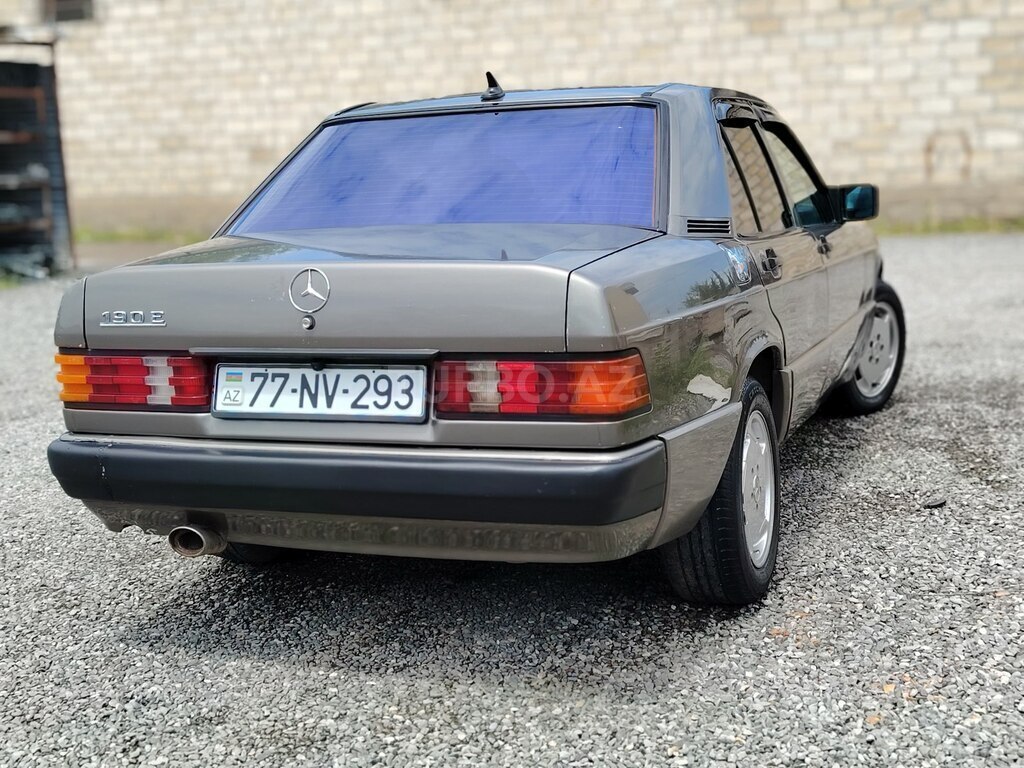 Mercedes 190