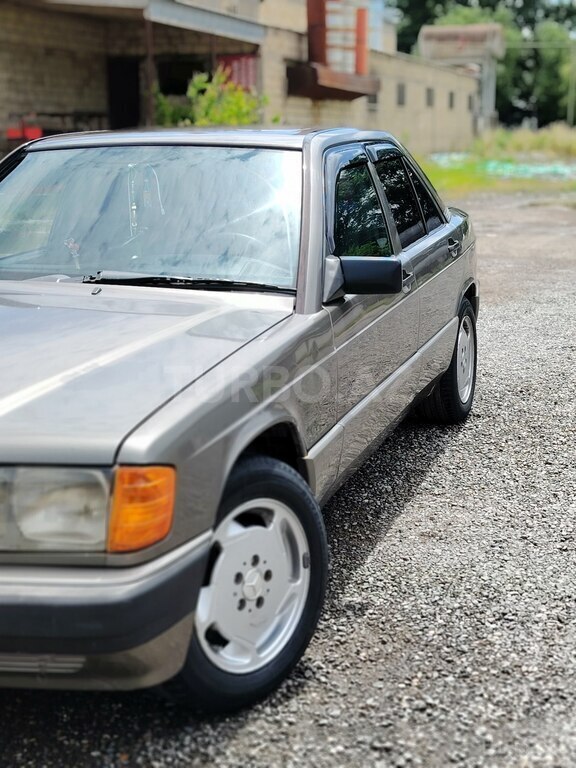Mercedes 190