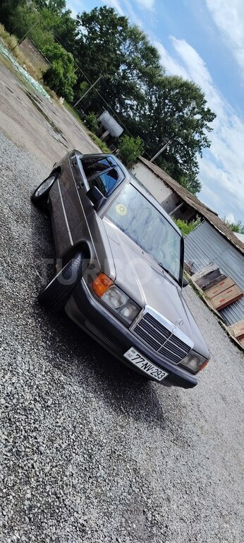 Mercedes 190