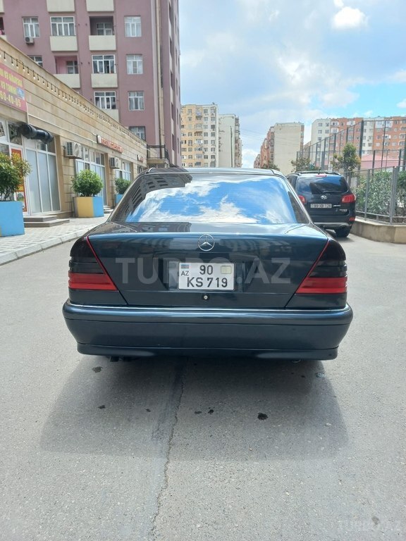 Mercedes C 240
