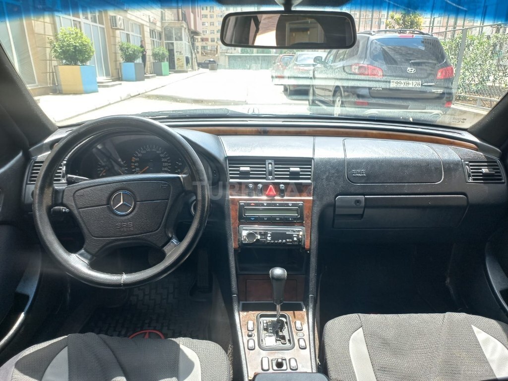 Mercedes C 240