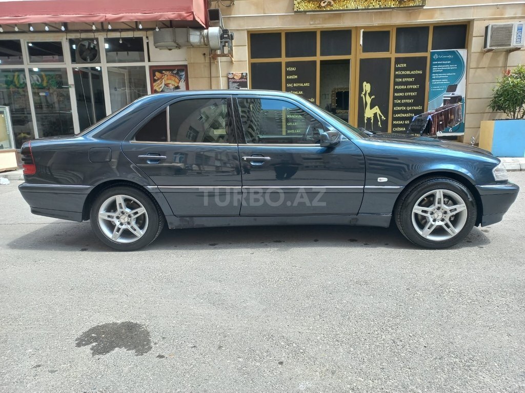 Mercedes C 240