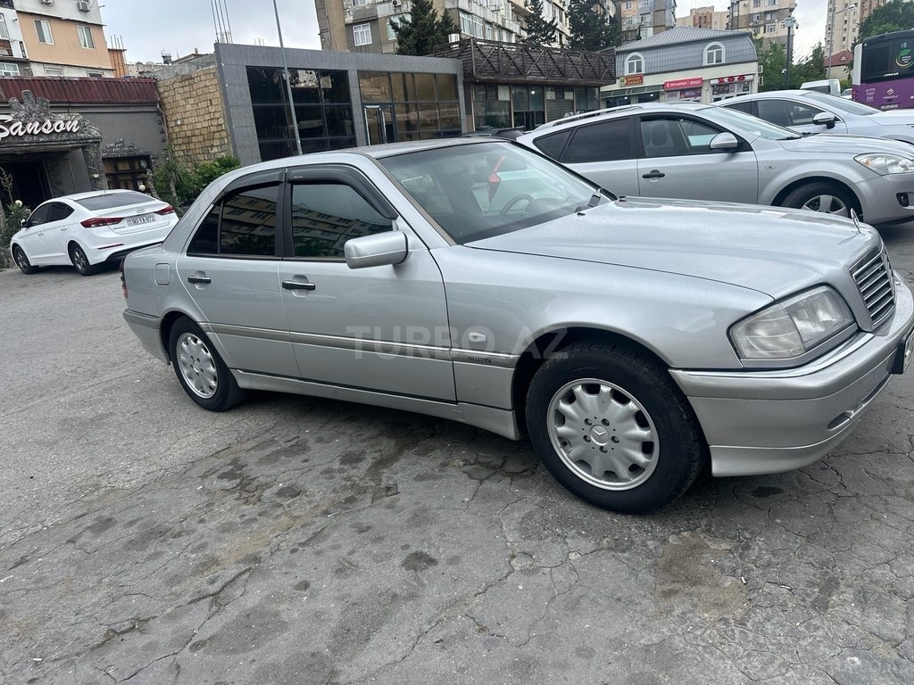Mercedes C 180