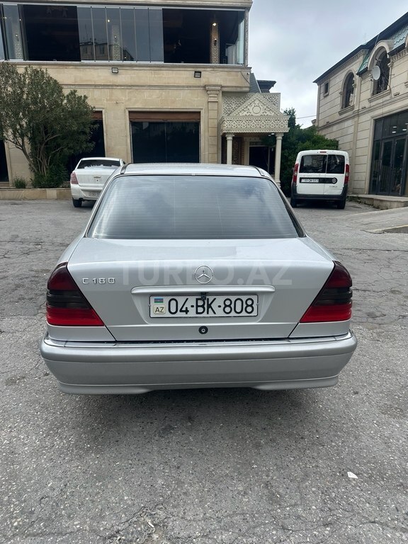 Mercedes C 180