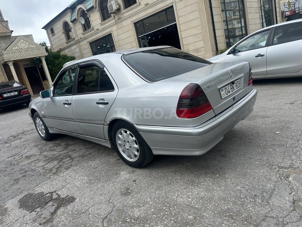 Mercedes C 180