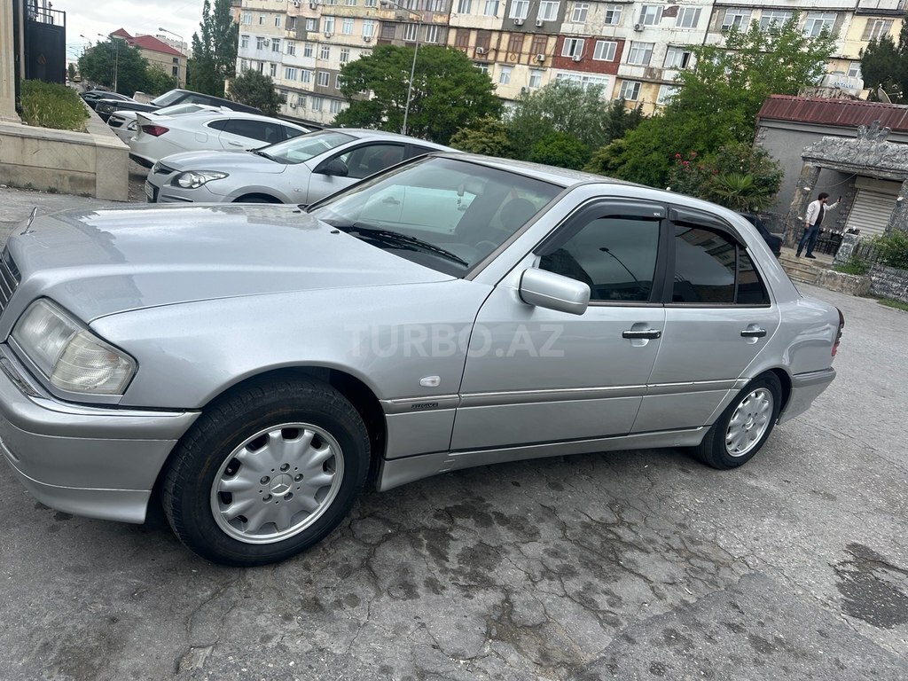 Mercedes C 180