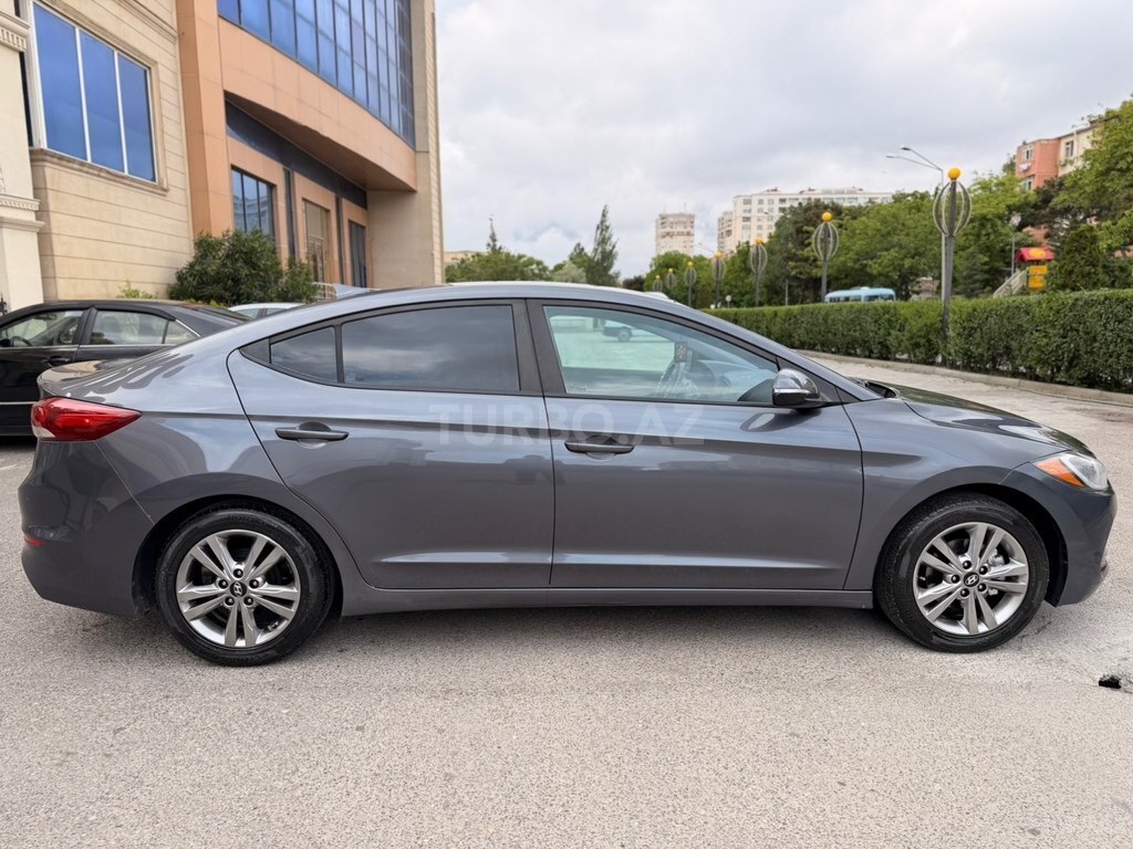 Hyundai Elantra