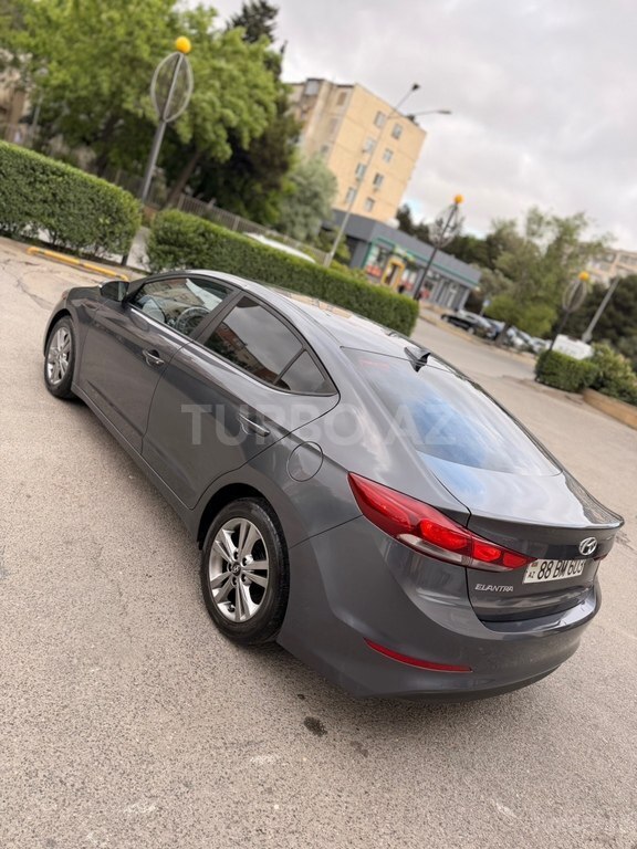 Hyundai Elantra