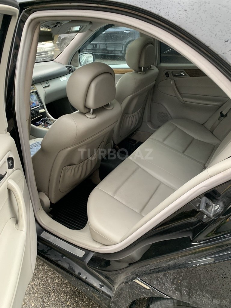 Mercedes C 230