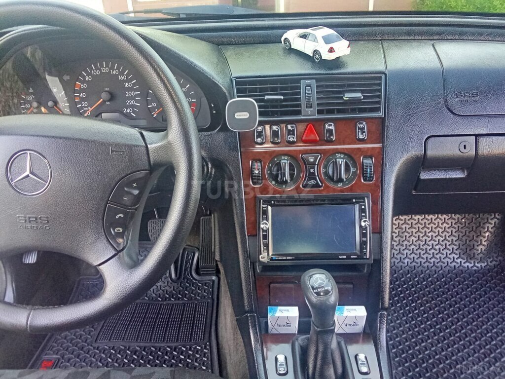 Mercedes C 180