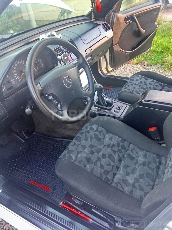 Mercedes C 180