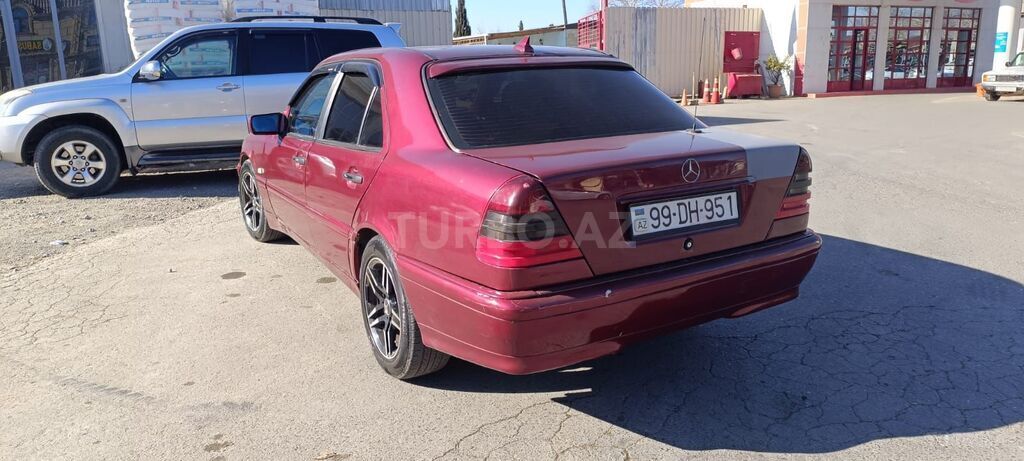 Mercedes C 180