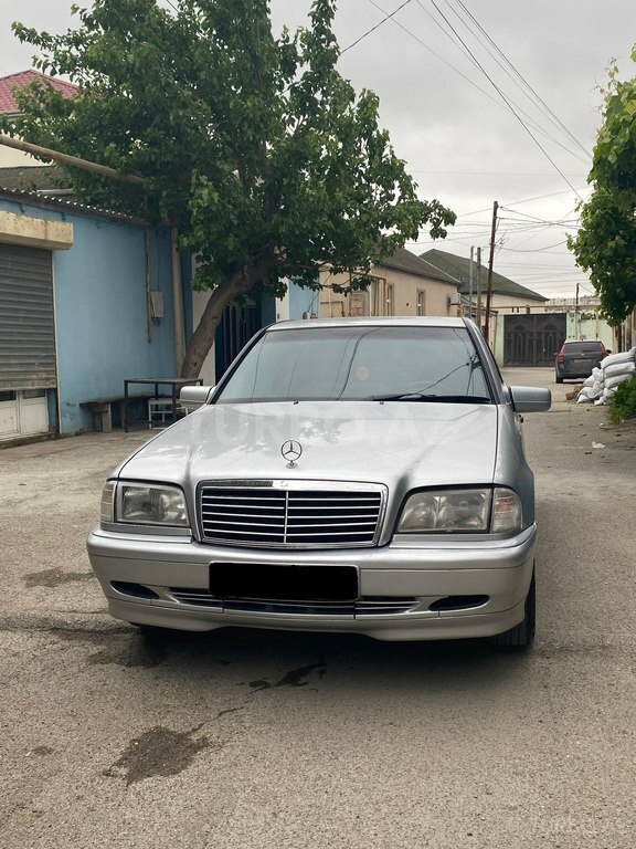Mercedes C 180