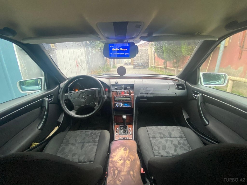 Mercedes C 180