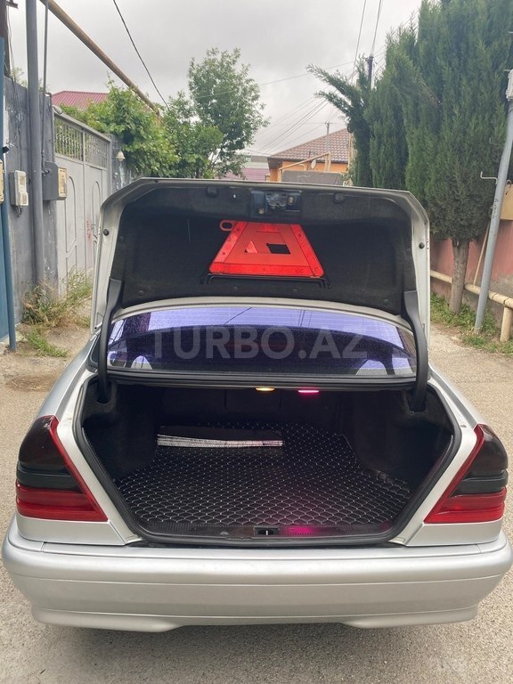 Mercedes C 180
