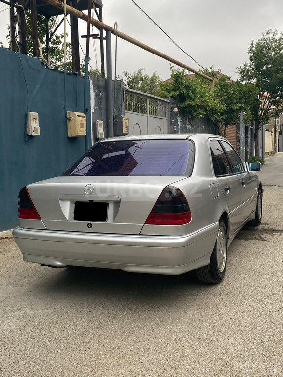 Mercedes C 180