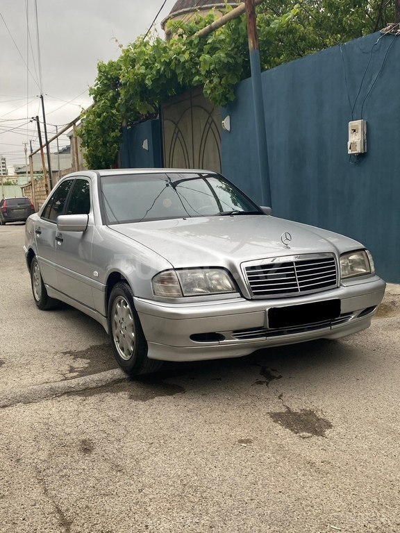 Mercedes C 180