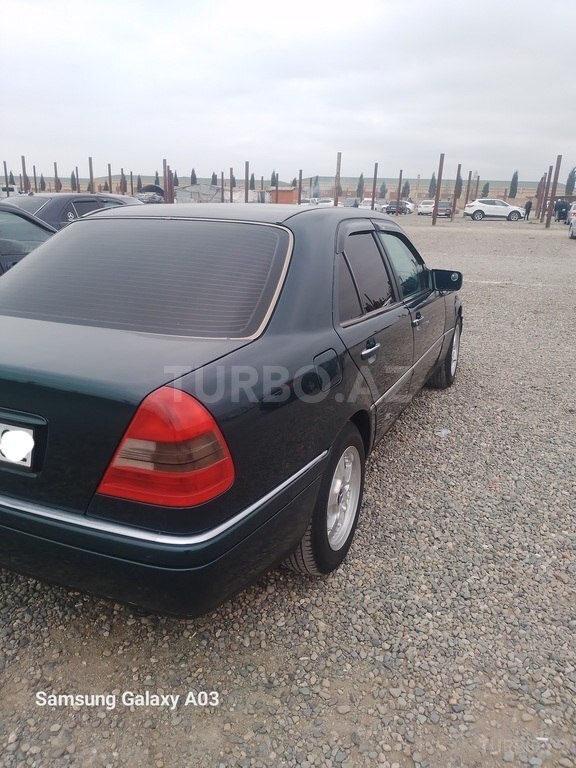 Mercedes C 180