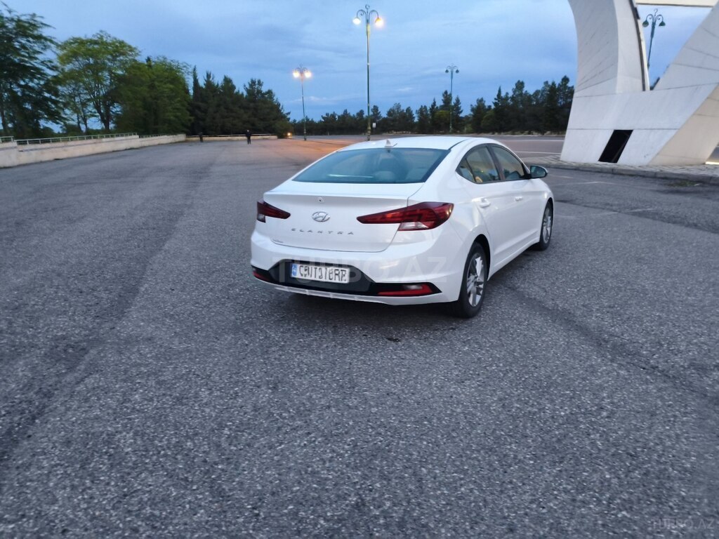 Hyundai Elantra