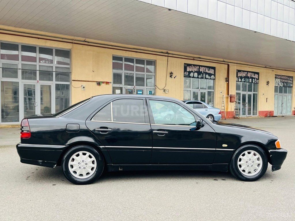 Mercedes C 230