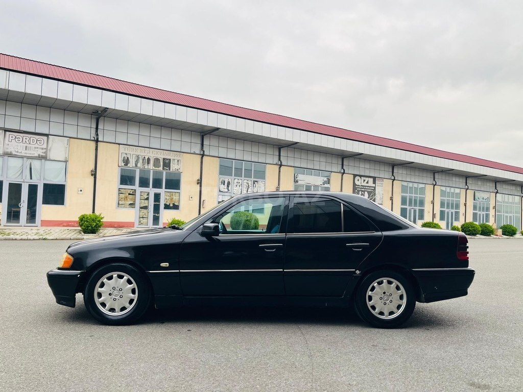 Mercedes C 230