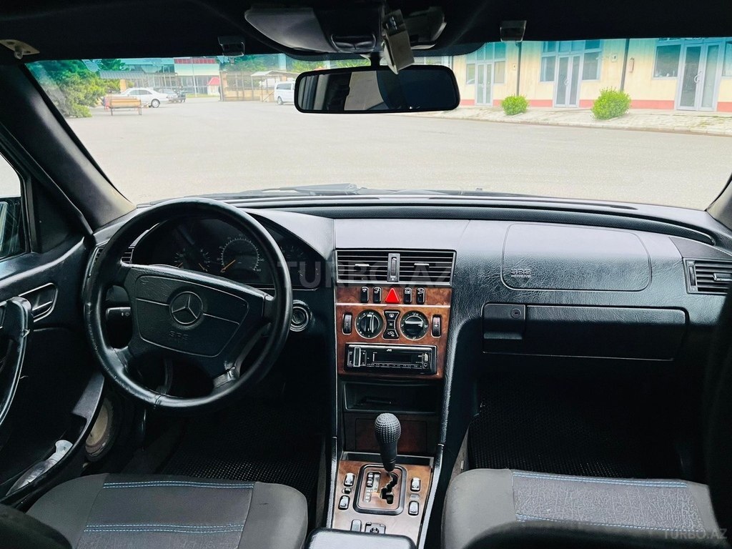 Mercedes C 230