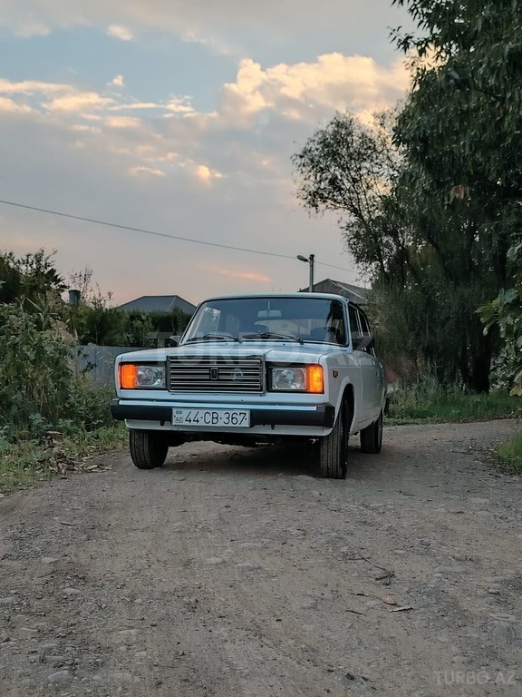 LADA (VAZ) 2107