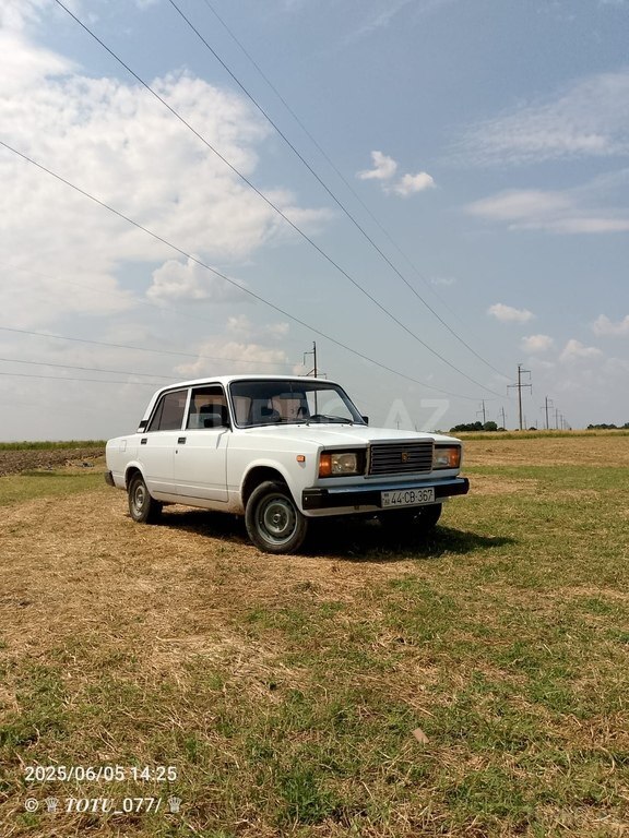 LADA (VAZ) 2107
