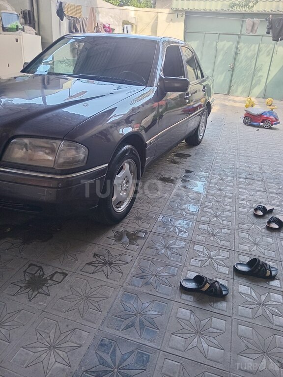 Mercedes C 200