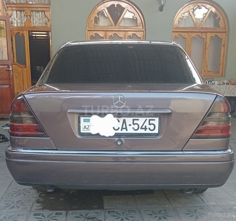 Mercedes C 200