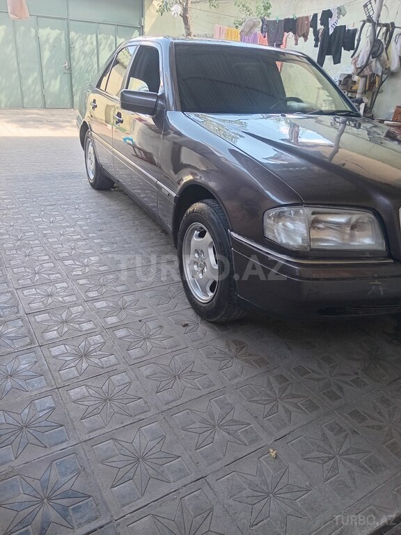 Mercedes C 200